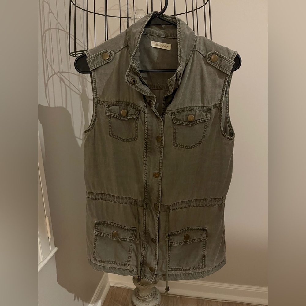 Altar’d State Olive Green Cargo Vest Jacket Sz. M